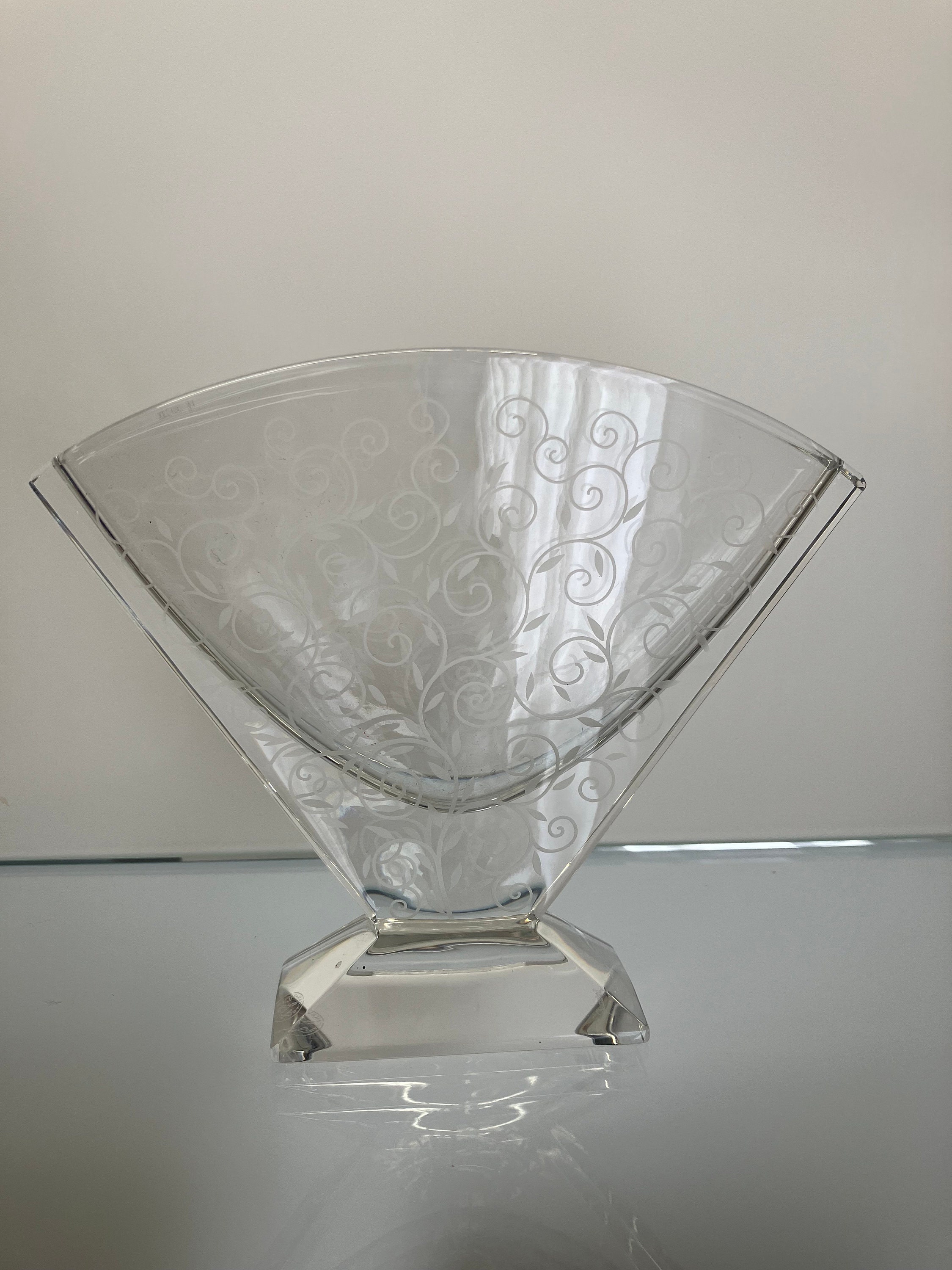 Baccarat vintage vase fan shape Ginkgo Arabesque