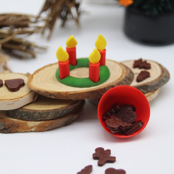 Adventskranz mit 4 Kerzen und abnehmbaren Flammen, Wichtelzubehör, Miniatur Deko, Wichtel Zubehör, Adventszeit, Weihnachtswichtel, 3-D Druck