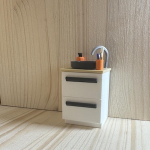 Waschtisch mit Utensilien-Miniatur Deko, Badezimmer, Wichtel Zubehör, 3-D Druck