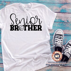 Senior Basket Fratello in formato SVG, Basket Fan in formato SVG, Laurea in formato SVG, Senior Bro in formato SVG, Fratello in formato SVG, Svg Dxf Eps Ai Png Silhouette Cricut