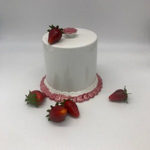 Lucious Glazed Ceramic Cake Dome
