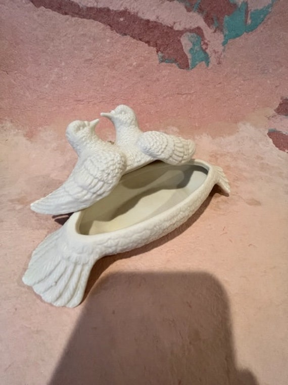 Lovely Vintage Porcelain Love Doves Large Trinket… - image 6