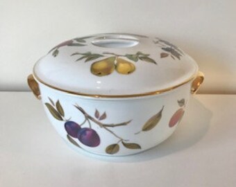 Royal Worchester Evesham Round Gold Trimmed Lidded Porcelain Casserole Dish