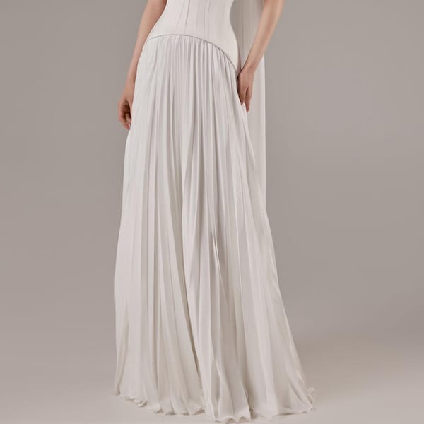 シルクプリーツブライダルスカート アフロディーテ：流れるようなAラインのウェディングレセプションドレス
