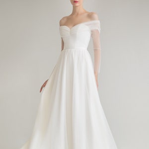 Off-Shoulder Tulle Wedding Dress Rosa: Simple A-Line Bridal Gown