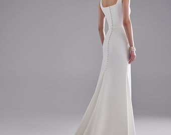 Crepe Fit & Flare Bröllopsklänning Justina: Hjärtformad Halsringning, Kapellsläp
