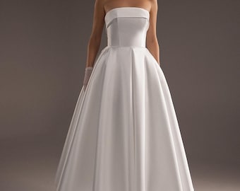 Vestido de novia midi de corte A de mikado sin tirantes Sophie: Boda civil moderna