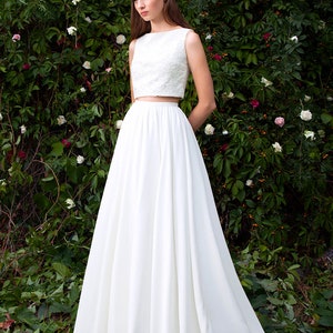 Ready to ship dress SIZE US6/8. A-line silhouette | Reception dress | Rehearsal dress | Civil wedding dress