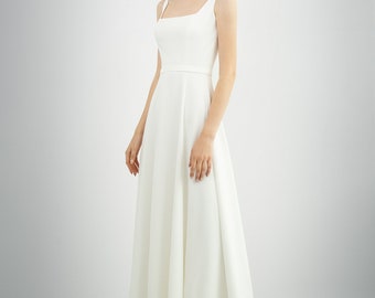 Robe de mariée modeste EVITA. Robe de mariée simple | robe de mariée en crêpe | Coupe trapèze | encolure carrée