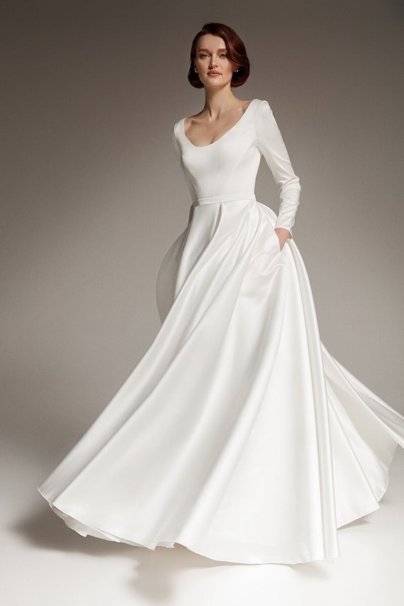 Satin A-Line Silhouette White Dress Satin A-Line Silhouette White Dress