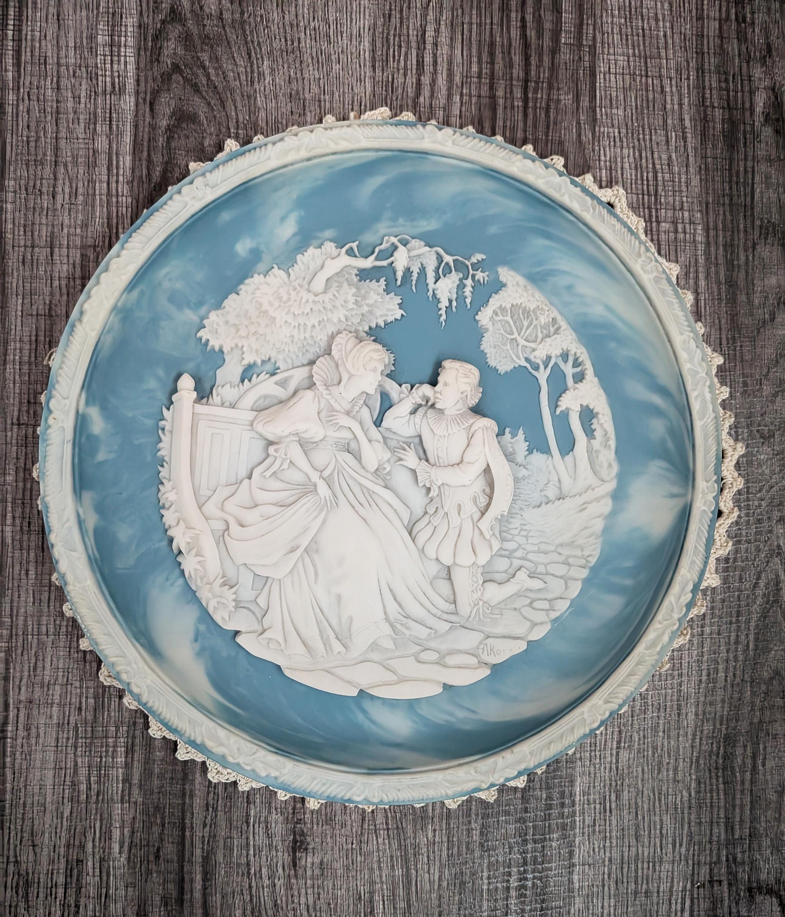 Incolay Cameo Plate - Etsy Canada