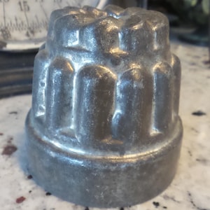 Antique Tin PUDDING MOLD, Small Size, Tower, Desirable Shape and Size, Displays Well! Primitive, Farmhouse, Kitchen