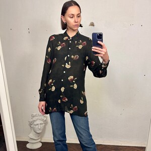 Blusa floral transparente preta vintage, top semitransparente de manga comprida com botões de madrepérola