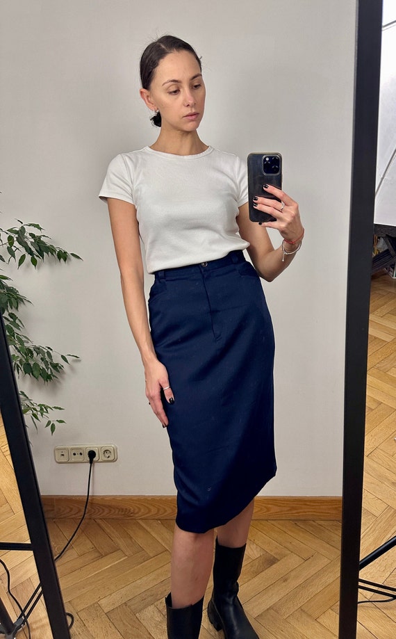 Navy blue pencil midi skirt hotsell