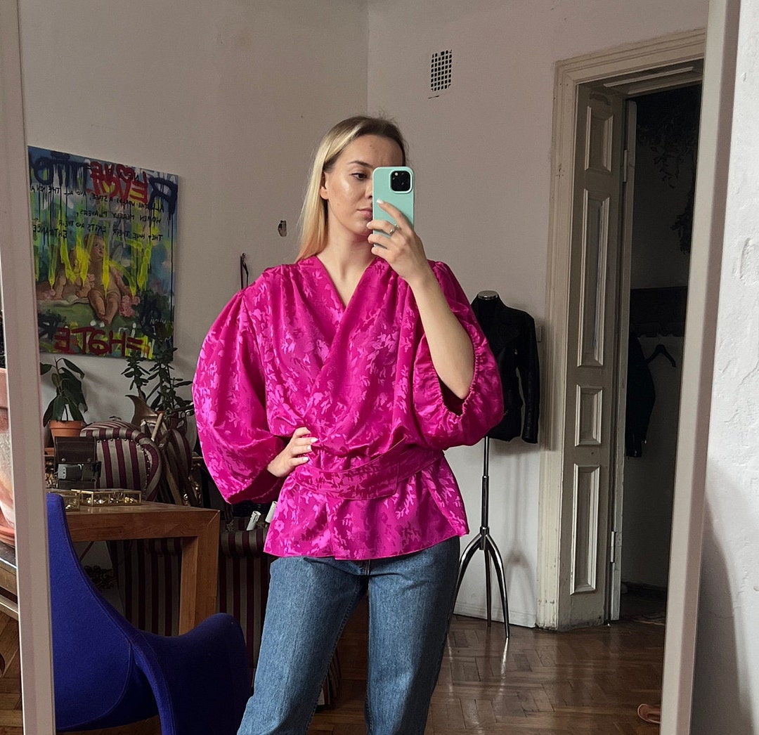 Retro Pink Butterfly Slit Sleeve Blouse main image 0
