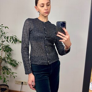 Blusa vintage preta de lurex, blusa semitransparente de manga comprida com botões de madrepérola