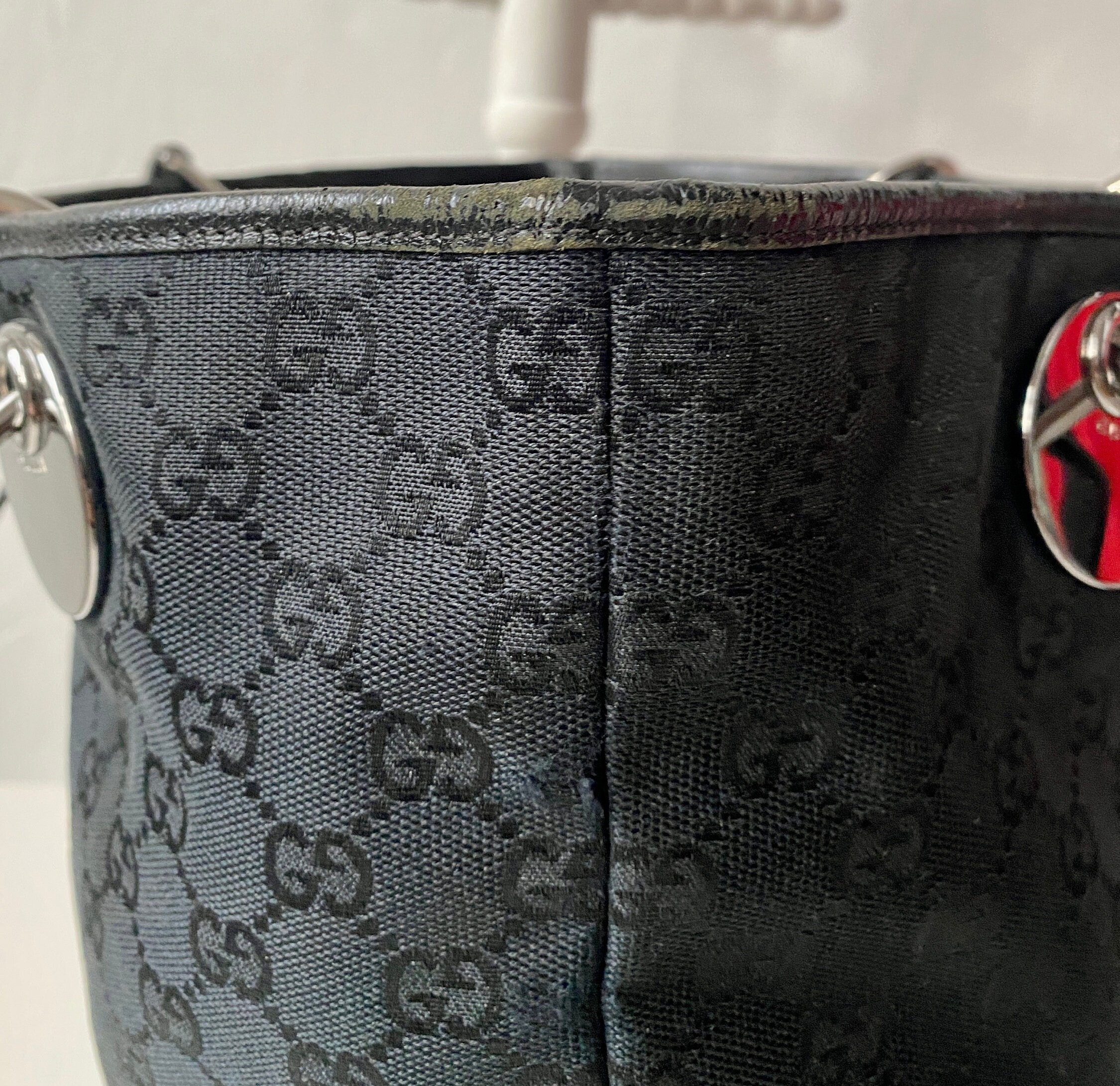 Authenticated Gucci Bee Star Envelope Portfolio Black Calf Leather