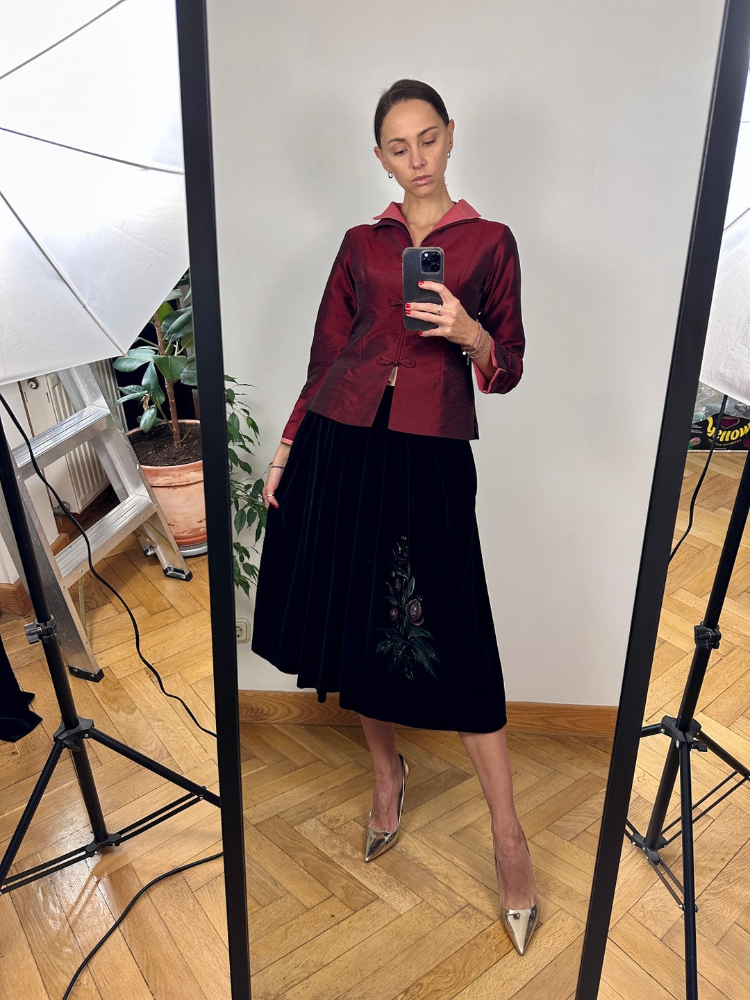 Black Velvet Midi Skirt (M)