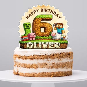 Decorazione per torta a tema Pixel Crafting Game per il sesto compleanno, modello stampabile e modificabile su Canva.