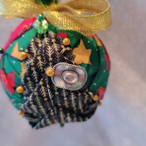 Green Christmas tree ornament (CMAS23)