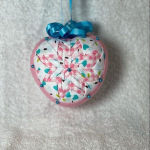 pink gingham heart ornament with turquoise accent (VAL9)