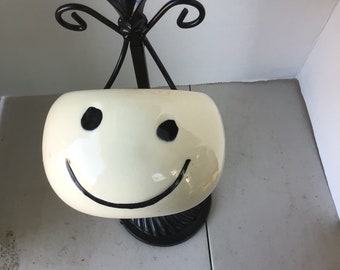 Smiley face bowL planter white