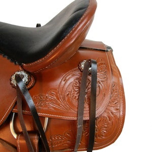 Selle Western Trail/Pleasure – 16 Pouces – Cuir Marron – Entièrement Sculptée – Neuve