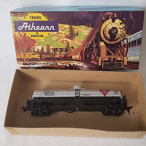 Vintage Athearn #1571 HO Scale Conoco 40 Ft Oil Tanker Car
