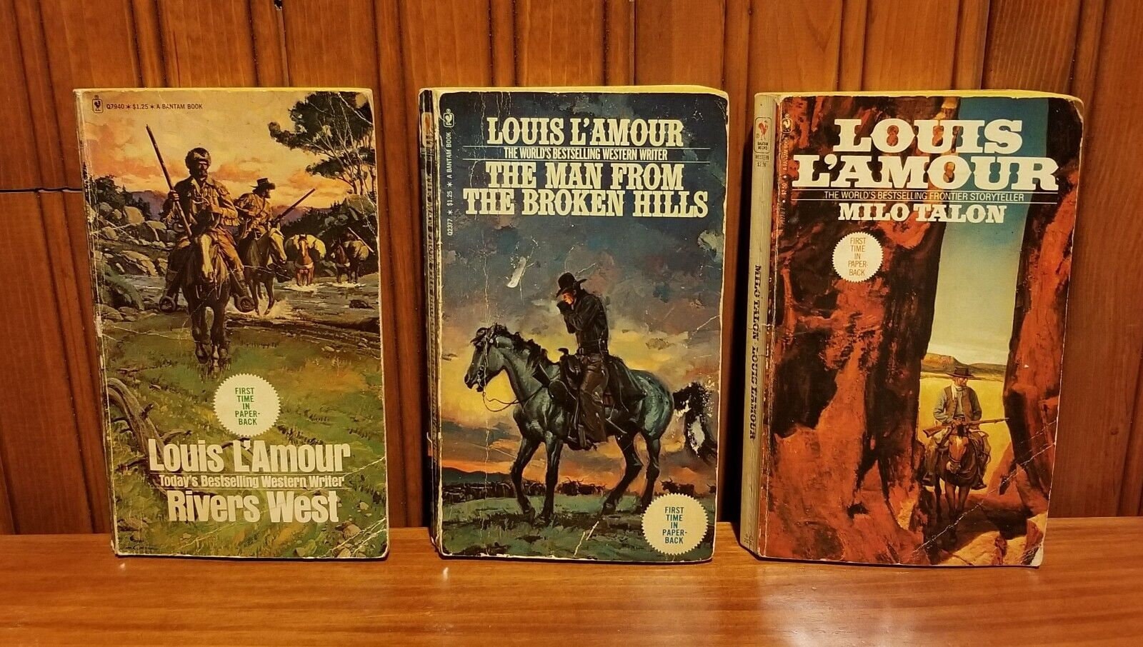 Lot - Bantam Books The Louis L'Amour Collection Lot Of Thirty-Two