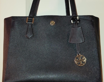 Tory Burch zwarte draagtas van saffianoleer, gouden logobedel, dagelijks gebruik