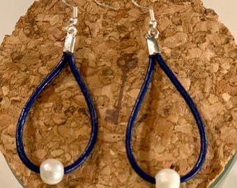 Pearl & blue leather loop earring