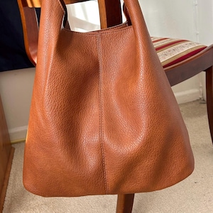 Bolso hobo marrón, bolso grande holgado vegano minimalista/bolso de hombro/bohemio/cartera/bolso vegano para vacaciones/bolso de viaje de trabajo, regalo de aniversario