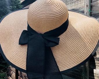 Straw hats /Sun straw  beach hat/wide brim Summer hat/foldable beach roll up floppy beach hat/ Honeymoon/bridesmaids gifts/Mother’s Day gift