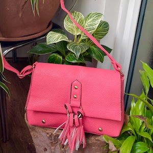 Umhängetasche/vegane Handtaschen/ rosa Umhängetasche/Handtaschen für Frauen / Handtasche mit Überschlag/ Umhängetasche/ Geschenke für Sie/ rosa Umhängetasche