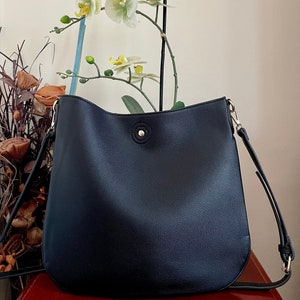 Hobo Tasche aus veganem Leder,Damen Pu Slouch/Schultertasche/Umhängetasche, Crossbody Handtaschen, vegane Tragetasche/Arbeitstasche/Reisetasche/Jubiläumsgeschenk