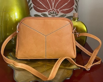 Bolsa transversal de couro vegano: bolsa de ombro mostarda com alça removível