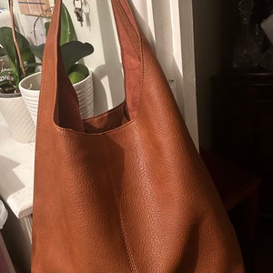 Grand sac hobo en cuir vegan pour femmes image 7