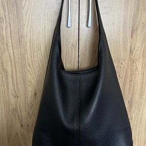 Grand sac hobo en cuir vegan pour femmes image 2