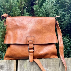 Bolso satchel de cuero vegano/ satchel mediano-grande/bolso de hombro vegano/bolsos cruzados para mujer/bolsos de oficina cruzados/bolsos para mujeres/hombres Brown