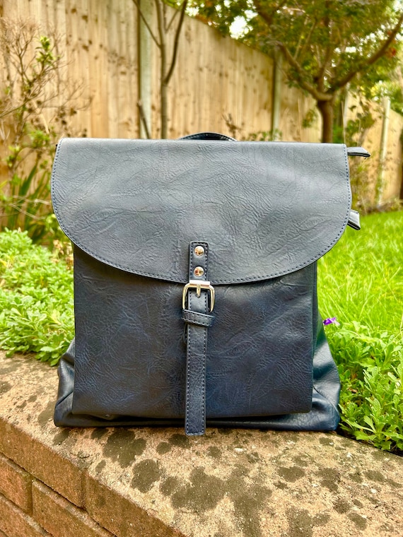 Vegan Leather Travel Backpack: Anti-theft Rucksack, Gym  display picture 1