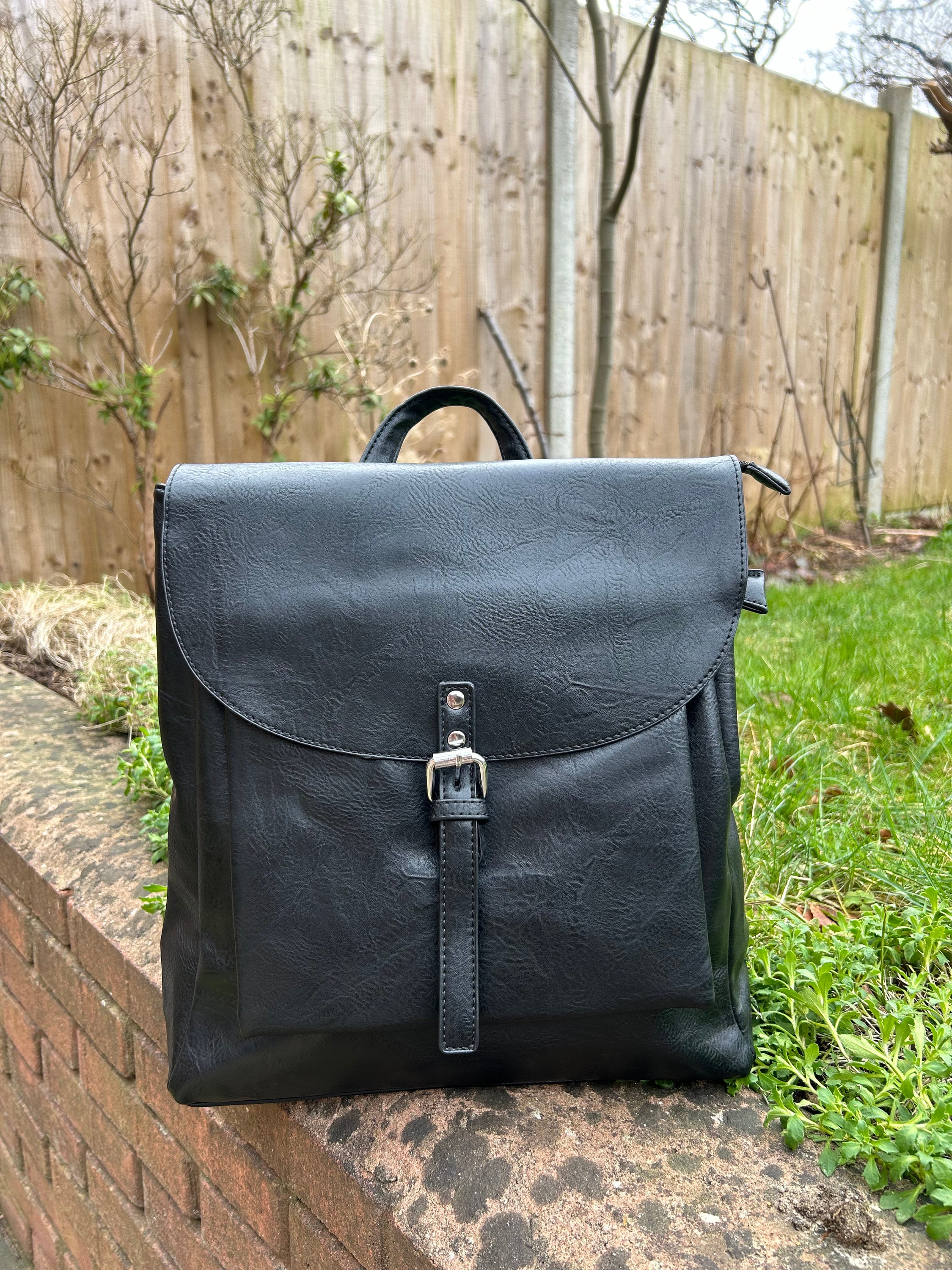 Vegan Leather Travel Backpack: Anti-theft Rucksack, Gym  display picture 1