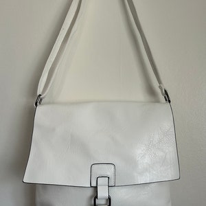 Sac cartable en cuir végétalien/moyenne-grande/sacs à bandoulière/sacs à bandoulière pour femme/Sacs à main de voyage en cuir végétalien souple/cadeaux pour anniversaire White