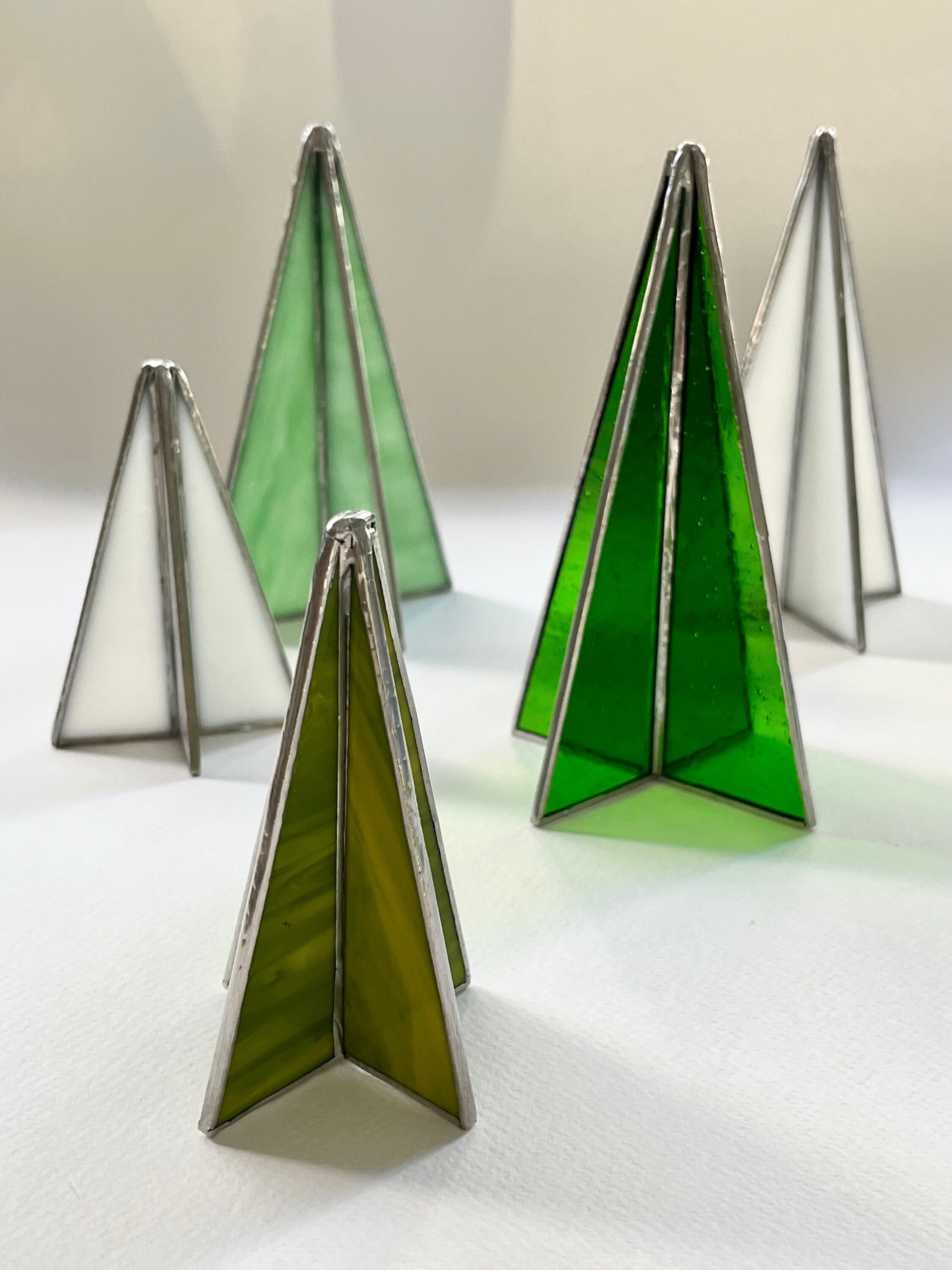 Stained Glass Christmas Tree: Modern Tabletop Decor