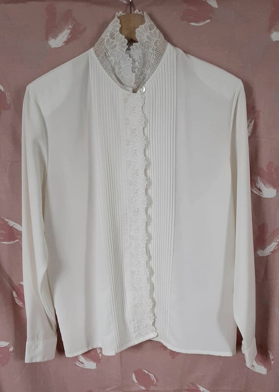 1990's White Blouse w/ Lace Collar and Beaded Det… - image 4