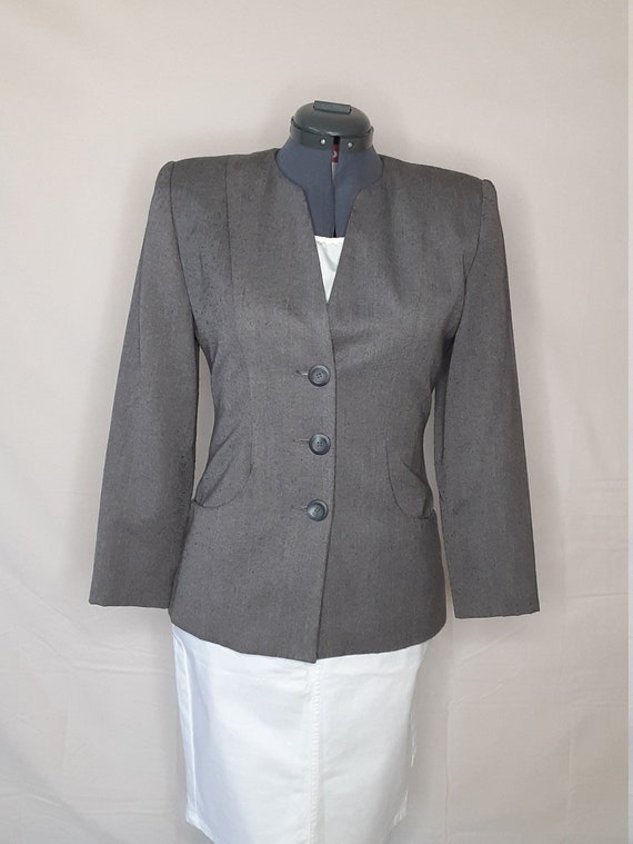 1980s Petite Sophisticate Collarless Blazer