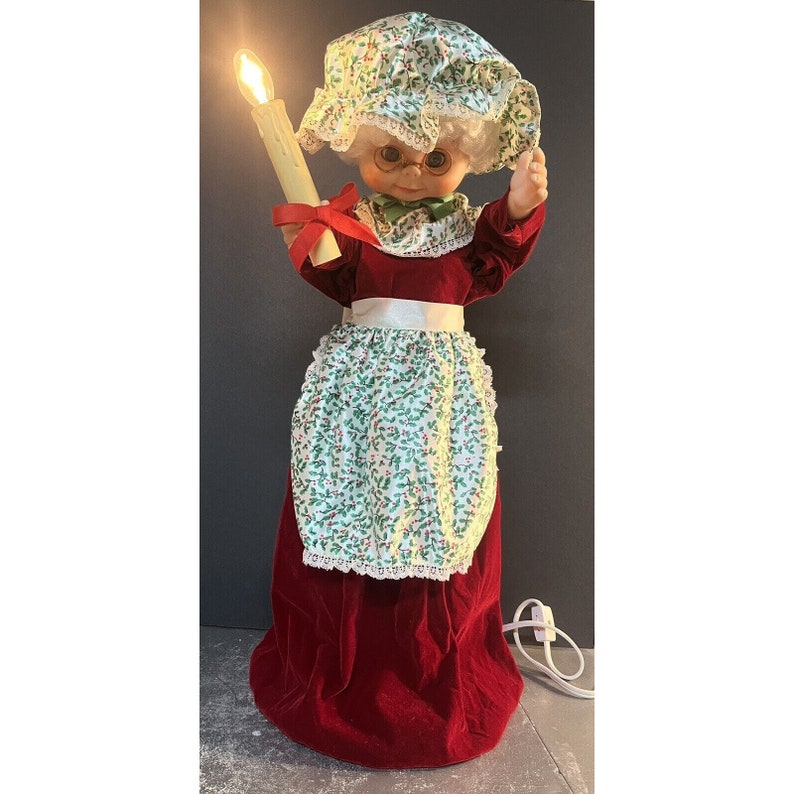 Vintage RENNOC Animated Mrs Claus 24 Animated Lighted Candle