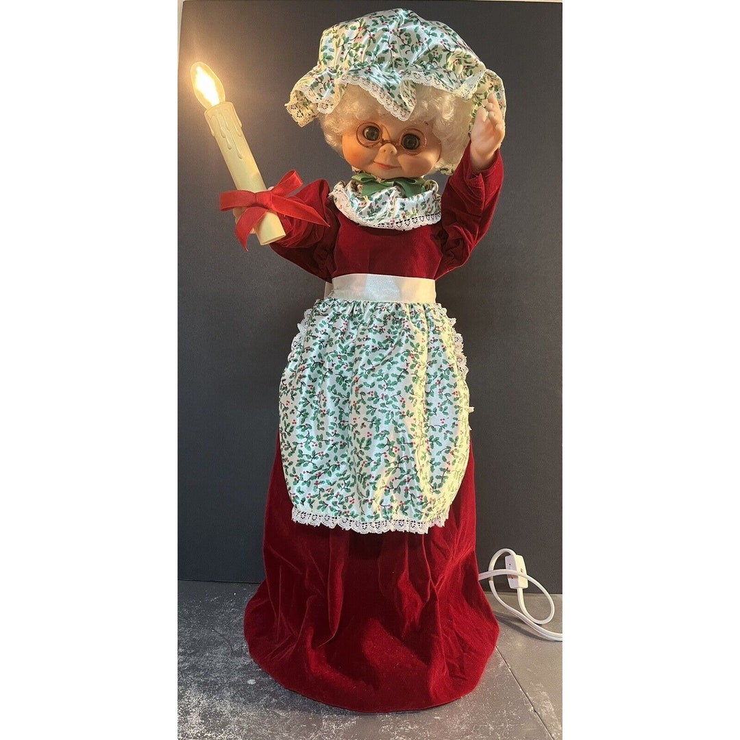 Vintage RENNOC Animated Mrs Claus 24 Animated Lighted Candle