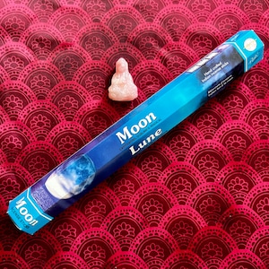 FLUTE Moon Incense Sticks - One Tube of 20 Sticks - Premium Quality Fragrant Incense - Meditation - Relaxation - Rejuvenation