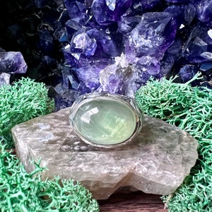 Prehnite Oval Waves Sterling Silver Ring US 9