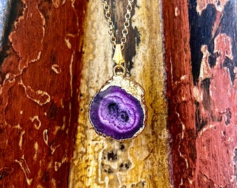 Lila Agat Druzy Skiva Förgyllt Hänge Halsband Naturlig Läkande Kristall Ädelsten Metafysisk